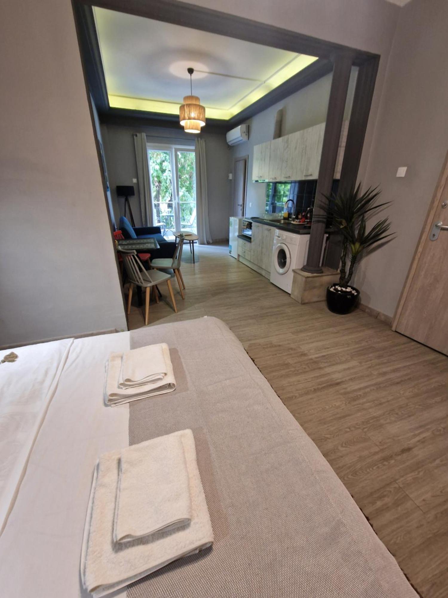 Closer "Egnatia Apartment 1" Thessaloniki Exterior photo